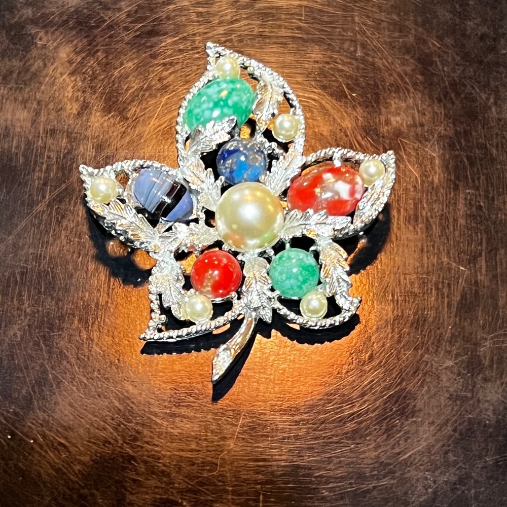 Vintage Sarah Cov brooch